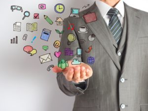 【2020年最新版】エンタメ業界の将来性【伸びる？衰退？】